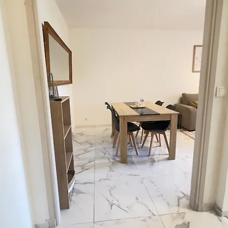 Apartment Magnifique Grand 2 Pieces Moderne Lumineux Au Calme Avec Grande Terrasse A 15mn En Bus Centre-ville, Gare Et Promenade Des *